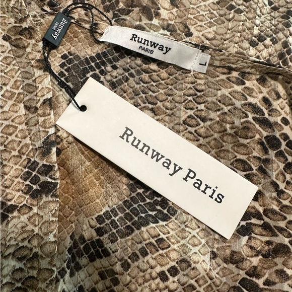 Runway Paris V Neck Maxi Dress in Snakeskin Print - Picture 9 of 12